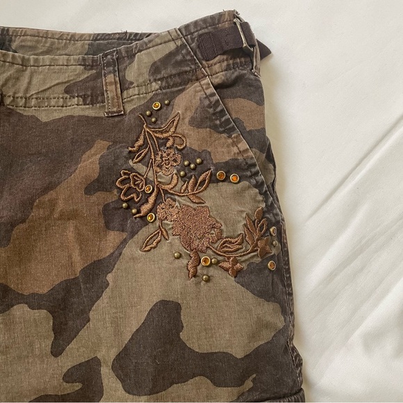 International Concepts embellished camo print cargo pants jogger style size 8 - Picture 5 of 15